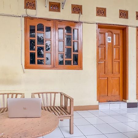 Reddoorz At Kuning Gh Jatinangor Hotel Sayang Eksteriør billede