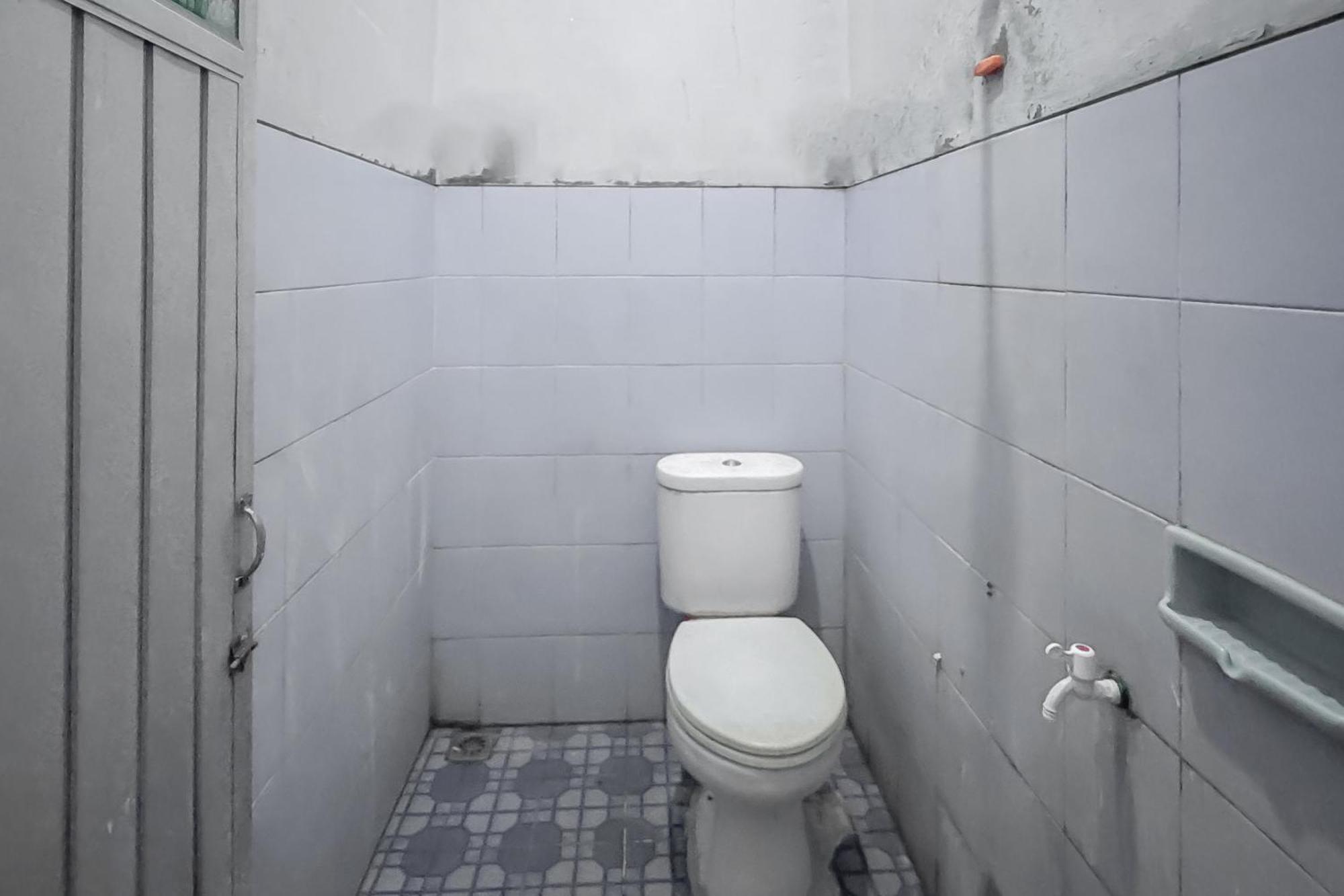 Reddoorz At Kuning Gh Jatinangor Hotel Sayang Eksteriør billede