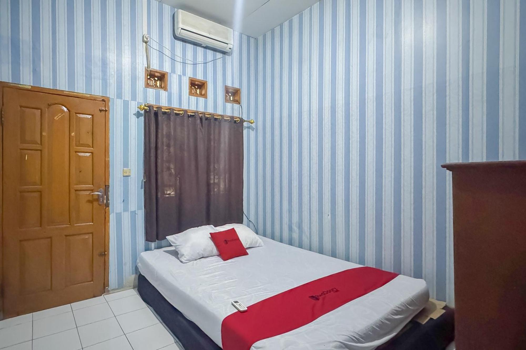 Reddoorz At Kuning Gh Jatinangor Hotel Sayang Eksteriør billede